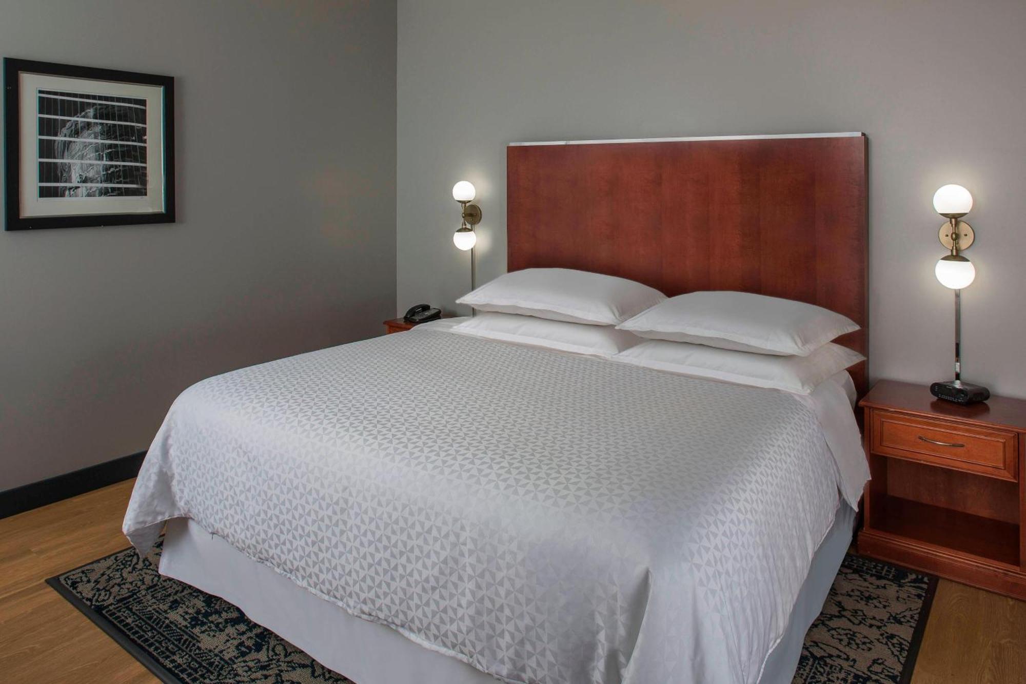 Four Points By Sheraton Houston Hobby Airport Exterior photo