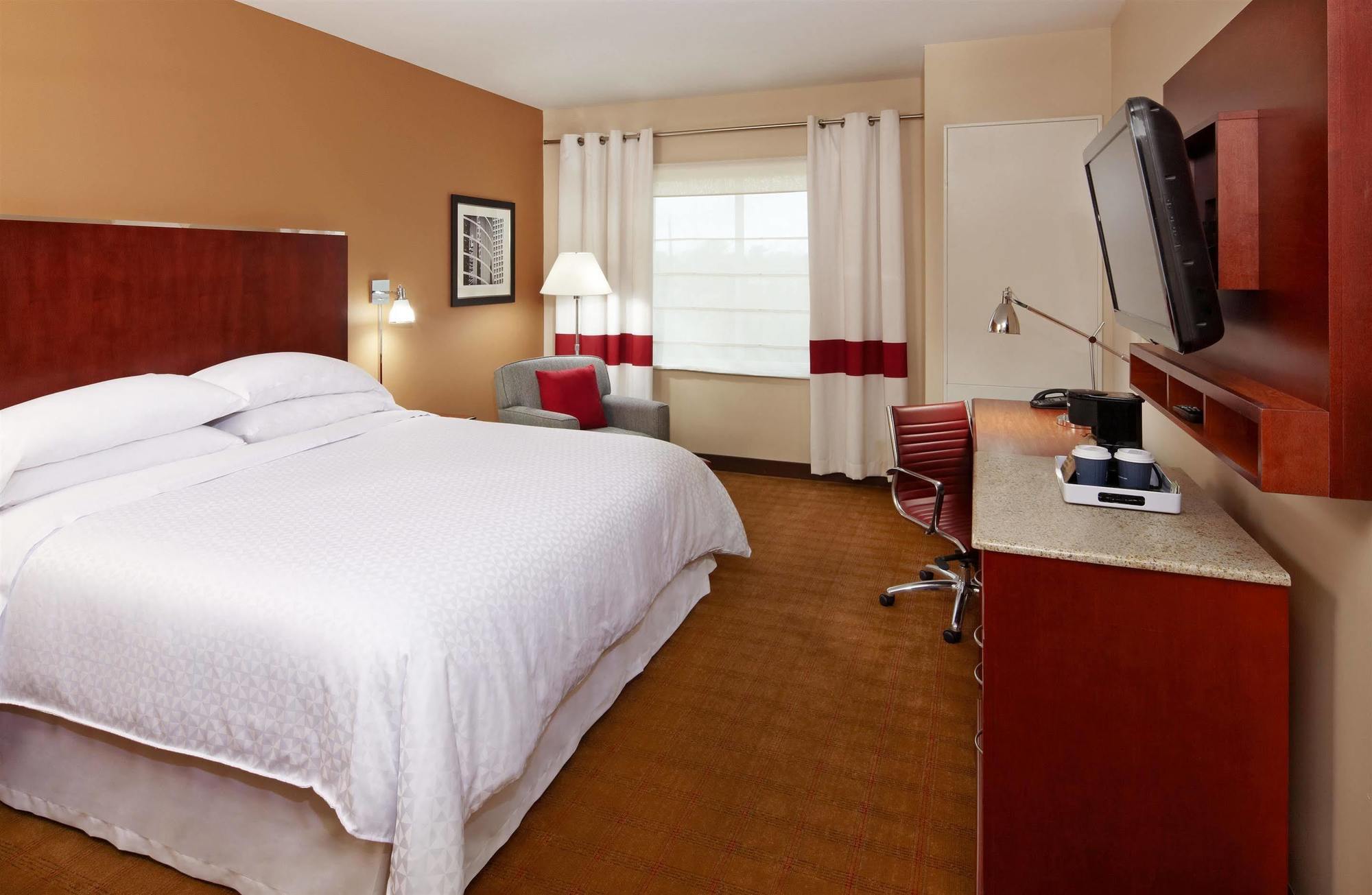 Four Points By Sheraton Houston Hobby Airport Exterior photo